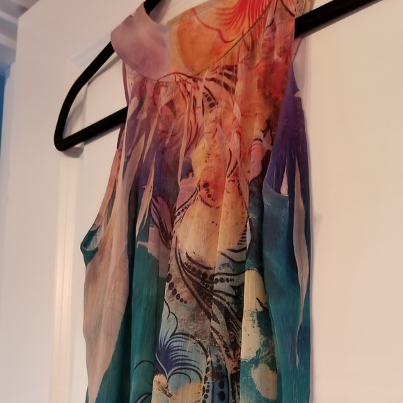 Women's Top - Picture 6 of 8